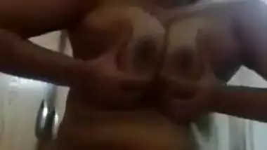 Desi Girl Showing Boob and Pussy