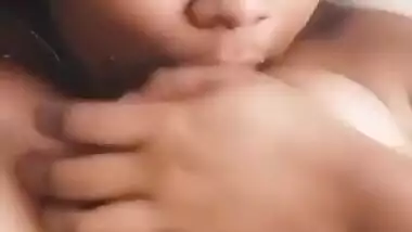 Tamil NRI Girl Bouncing Boobs