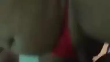 Desi XXX whore gets fucked by Indian shemale on cam MMS