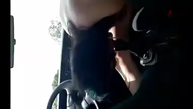 Outdoor desi mms sex scandal of Punjabi Indian hotty in car!