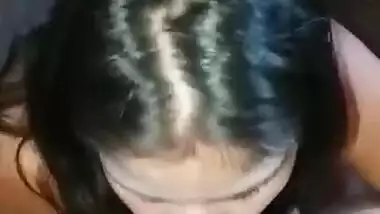 desi indian girl sucks cock