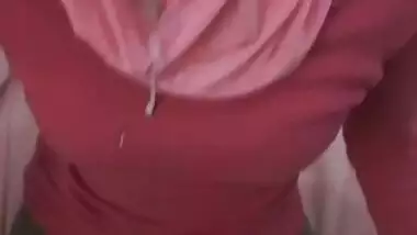 Bangladeshi sex video of an amateur girl in a hotel room