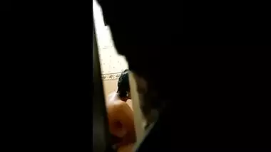 desi aunty bath capture