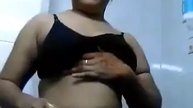 Bangladeshi Married Bhabi Make Nude Video for lover