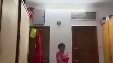 Marathi wife wearing saree after viral nude body showing