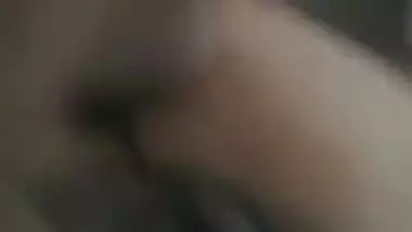 DESI GIRL SHOWING HER TIGHT PUSSY