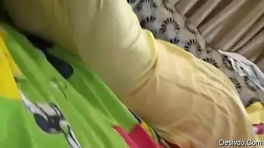 Homely Young Aunty Show In Leggings