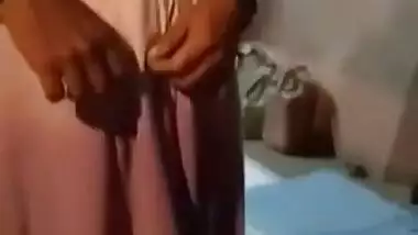 Bhabhi Shows Her Boobs