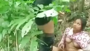Desi village girl sex with lover in jungle