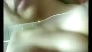 Sexy Bhabhi Showing her Boobs