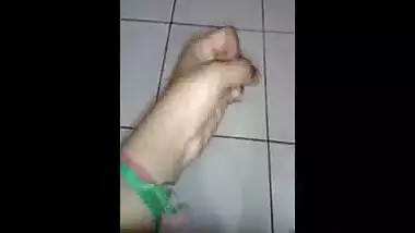 Tamil Teen’s Pussy Fingering Video