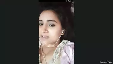 boobs popout from nighty
