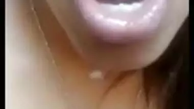 Horny Tamil babe fingering vagina video