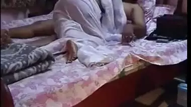 Desi Newly Married bhabi Honeymoon sex tape