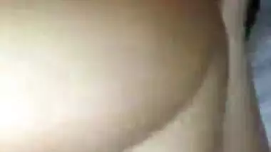 Desi looking girl anal fuck session with her boyfriend