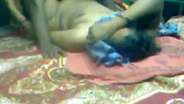 Pakistani hot Razia giving very hot blowjob