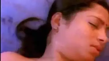 love this sexy slut, love how yo curl ur toes