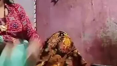 Dehati Desi Bhabhi pussy show on live cam
