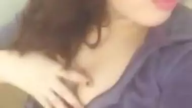 Desi Cute selfie showing her hot beautiful boobs