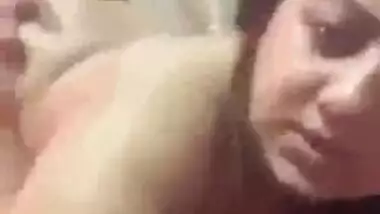 Madrasi chachi ki wet pussy uske pati ke dost ne chodi