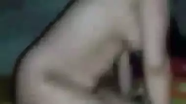 Big boob cousin shows her shaved pussy in nude MMS