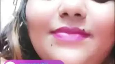 Libidinous Indian aunty manifests beauty talking to XXX fans topless