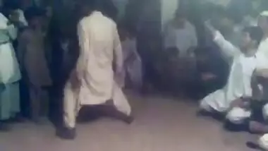Sexy paki mujra with cock