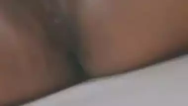 Desi girl fingering pussy