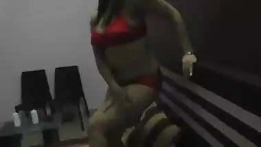 Winsome Desi sexpot performs nice XXX striptease for her boyfriend