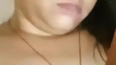 Fatafat desi with sexy fat pussy captured nude