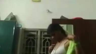 Desi village bhabi change dress