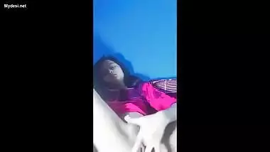 Desi teen fingering pussy