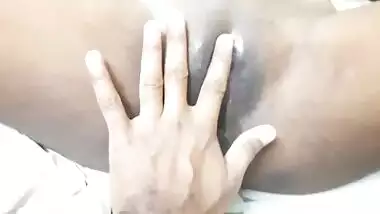 Bespectacled Desi XXX girl in red bra has pussy fucked by her neighbour