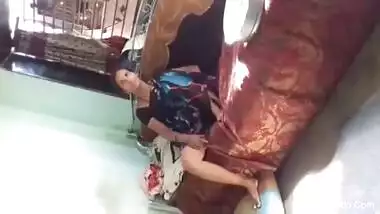 Indian guy with her 18 year old girlfriend Sunday enjoy at home with loud moaning