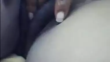 Dubai based Pakistani girl teasing her...