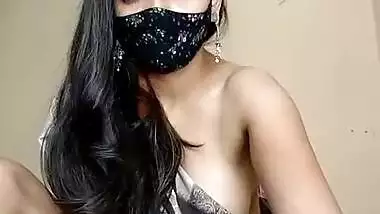 Cute Bhabhi Saree And Exposing Boobs With Nipple