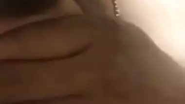 Lassie takes off purple top revealing sexy Indian nipples in porn video