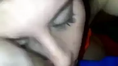 Desi sexy white girl gives quick blowjob