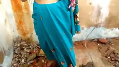 Desi mom fuck by in outdoor risky sex