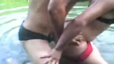 Bangali Indian desi bhabhi chut chudai game in village river